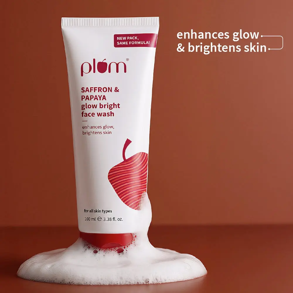 Plum Goodness Saffron & Papaya Glow Bright Face Wash